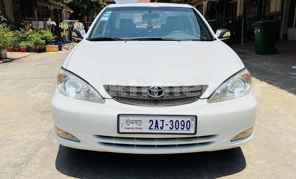 Buy Used Toyota Camry White Car in Amleang in Kampong Speu Province Buy Used Toyota Camry White Car in Amleang in Kampong Speu Province