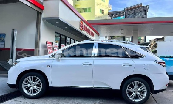 Buy Used Lexus RX 350 White Car in Amleang in Kampong Speu Province Buy Used Lexus RX 350 White Car in Amleang in Kampong Speu Province