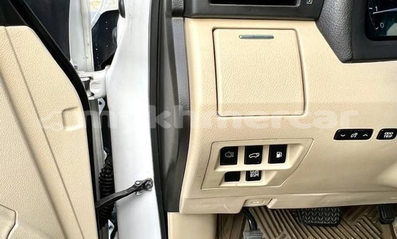 Buy Used Lexus RX 350 White Car in Amleang in Kampong Speu Province Buy Used Lexus RX 350 White Car in Amleang in Kampong Speu Province