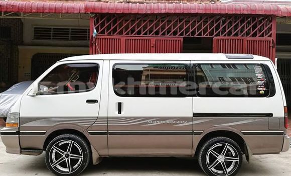 Buy Used Toyota Hiace Beige Car in Phnom Penh in Phnom Penh Buy Used Toyota Hiace Beige Car in Phnom Penh in Phnom Penh