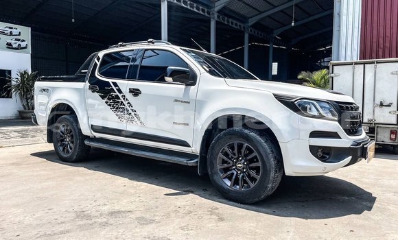 Buy Used Chevrolet Colorado White Car in Phnom Penh in Phnom Penh