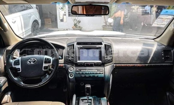 Acheter Occasion Voiture Toyota Land Cruiser Blanc à Phnom Penh, Phnom Penh Acheter Occasion Voiture Toyota Land Cruiser Blanc à Phnom Penh, Phnom Penh