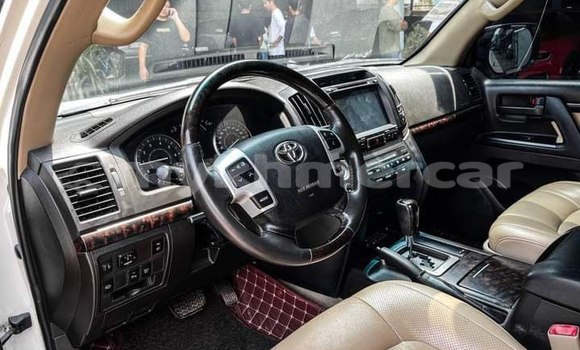 Acheter Occasion Voiture Toyota Land Cruiser Blanc à Phnom Penh, Phnom Penh Acheter Occasion Voiture Toyota Land Cruiser Blanc à Phnom Penh, Phnom Penh