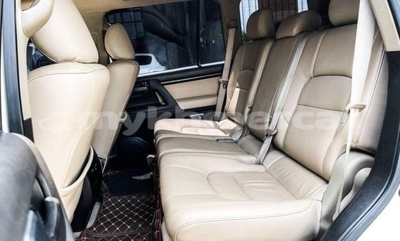 Acheter Occasion Voiture Toyota Land Cruiser Blanc à Phnom Penh, Phnom Penh Acheter Occasion Voiture Toyota Land Cruiser Blanc à Phnom Penh, Phnom Penh