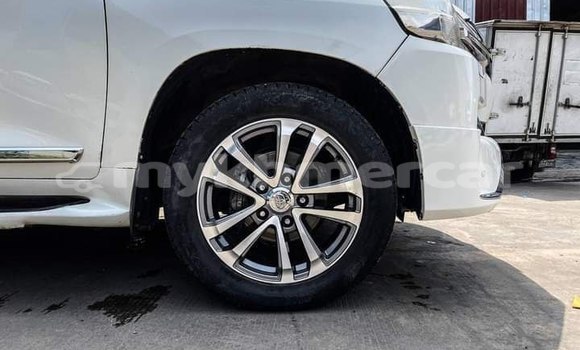 Acheter Occasion Voiture Toyota Land Cruiser Blanc à Phnom Penh, Phnom Penh Acheter Occasion Voiture Toyota Land Cruiser Blanc à Phnom Penh, Phnom Penh