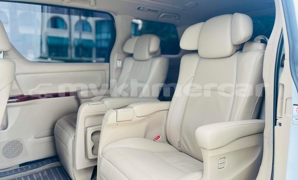 Acheter Occasion Voiture Toyota Vellfire Blanc à Phnom Penh, Phnom Penh Acheter Occasion Voiture Toyota Vellfire Blanc à Phnom Penh, Phnom Penh