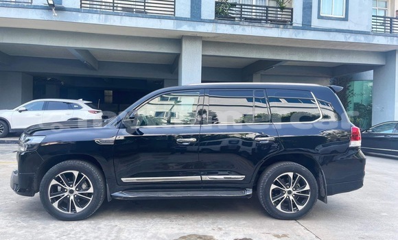 Acheter Occasion Voiture Toyota Land Cruiser Noir à Phnom Penh, Phnom Penh Acheter Occasion Voiture Toyota Land Cruiser Noir à Phnom Penh, Phnom Penh