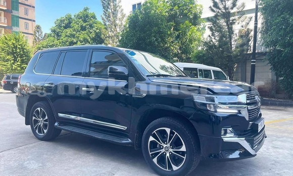 Acheter Occasion Voiture Toyota Land Cruiser Noir à Phnom Penh, Phnom Penh Acheter Occasion Voiture Toyota Land Cruiser Noir à Phnom Penh, Phnom Penh
