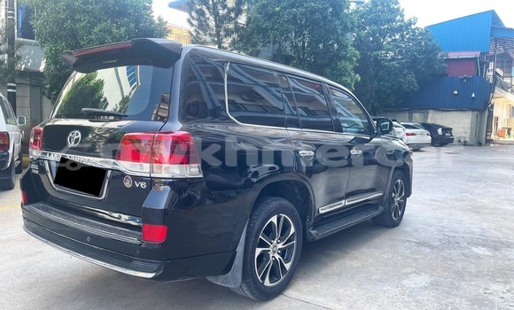 Acheter Occasion Voiture Toyota Land Cruiser Noir à Phnom Penh, Phnom Penh Acheter Occasion Voiture Toyota Land Cruiser Noir à Phnom Penh, Phnom Penh
