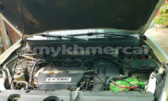 Acheter Occasion Voiture Honda CR–V Blanc à Siem Reap, Siem Reap Province Acheter Occasion Voiture Honda CR–V Blanc à Siem Reap, Siem Reap Province