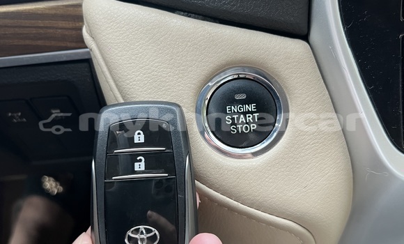 Buy Used Toyota Land Cruiser Silver Car in Phnom Penh in Phnom Penh Buy Used Toyota Land Cruiser Silver Car in Phnom Penh in Phnom Penh