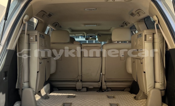 Buy Used Toyota Land Cruiser Silver Car in Phnom Penh in Phnom Penh Buy Used Toyota Land Cruiser Silver Car in Phnom Penh in Phnom Penh