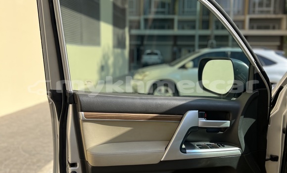 Buy Used Toyota Land Cruiser Silver Car in Phnom Penh in Phnom Penh Buy Used Toyota Land Cruiser Silver Car in Phnom Penh in Phnom Penh