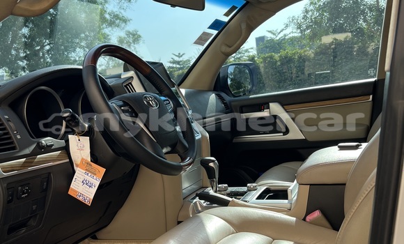 Buy Used Toyota Land Cruiser Silver Car in Phnom Penh in Phnom Penh Buy Used Toyota Land Cruiser Silver Car in Phnom Penh in Phnom Penh