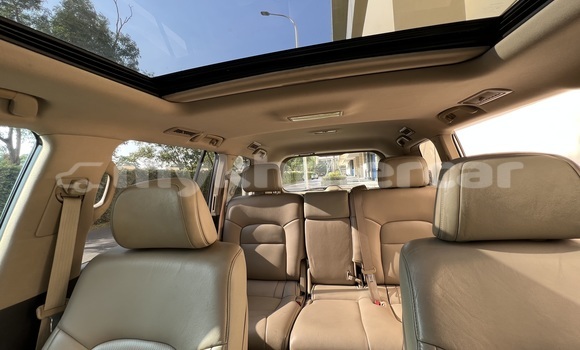 Buy Used Toyota Land Cruiser Silver Car in Phnom Penh in Phnom Penh Buy Used Toyota Land Cruiser Silver Car in Phnom Penh in Phnom Penh