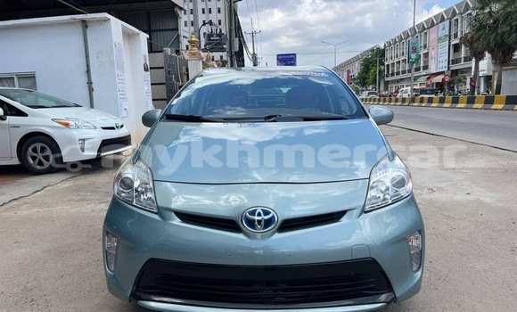 Buy Used Toyota Prius Green Car in Phnom Penh in Phnom Penh Buy Used Toyota Prius Green Car in Phnom Penh in Phnom Penh