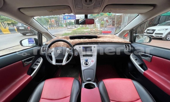 Buy Used Toyota Prius Green Car in Phnom Penh in Phnom Penh Buy Used Toyota Prius Green Car in Phnom Penh in Phnom Penh