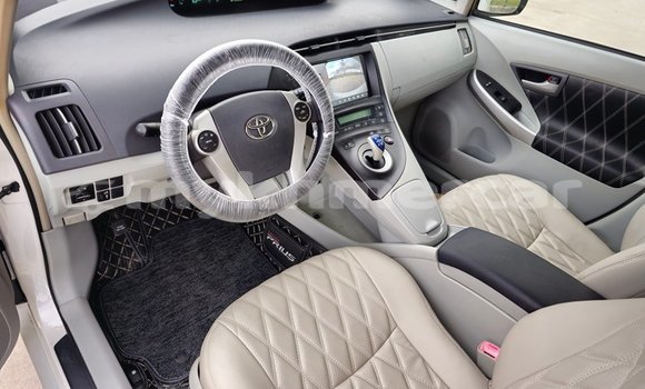 ទិញ បានប្រើ Toyota Prius White ឡាន} ក្នុង Phnom Penh ក្នុង Phnom Penh ទិញ បានប្រើ Toyota Prius White ឡាន} ក្នុង Phnom Penh ក្នុង Phnom Penh