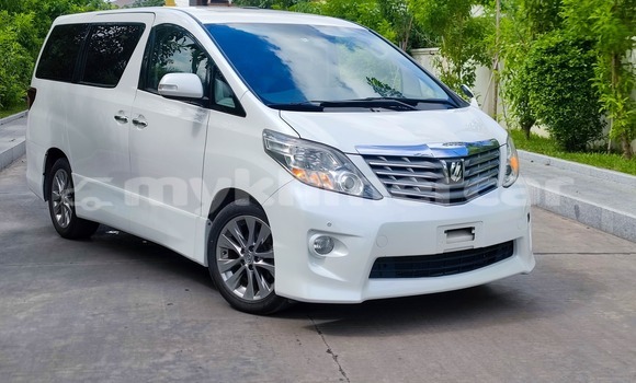 Buy Used Toyota Alphard White Car in Phnom Penh in Phnom Penh Buy Used Toyota Alphard White Car in Phnom Penh in Phnom Penh