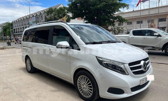 Buy Used Mercedes-Benz 250 White Car in Phnom Penh in Phnom Penh Buy Used Mercedes-Benz 250 White Car in Phnom Penh in Phnom Penh