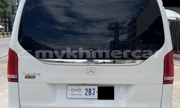 Buy Used Mercedes-Benz 250 White Car in Phnom Penh in Phnom Penh Buy Used Mercedes-Benz 250 White Car in Phnom Penh in Phnom Penh