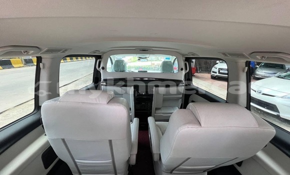 Buy Used Mercedes-Benz 250 White Car in Phnom Penh in Phnom Penh Buy Used Mercedes-Benz 250 White Car in Phnom Penh in Phnom Penh