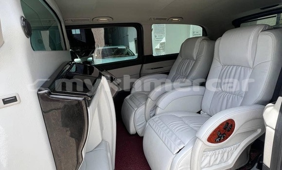 Buy Used Mercedes-Benz 250 White Car in Phnom Penh in Phnom Penh Buy Used Mercedes-Benz 250 White Car in Phnom Penh in Phnom Penh