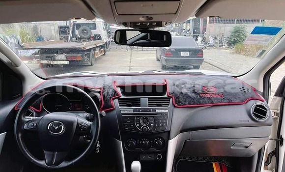 Acheter Occasion Voiture Mazda BT-50 Blanc à Phnom Penh, Phnom Penh Acheter Occasion Voiture Mazda BT-50 Blanc à Phnom Penh, Phnom Penh