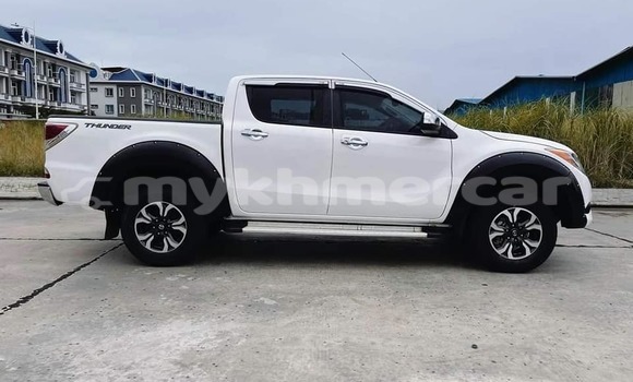 Acheter Occasion Voiture Mazda BT-50 Blanc à Phnom Penh, Phnom Penh Acheter Occasion Voiture Mazda BT-50 Blanc à Phnom Penh, Phnom Penh