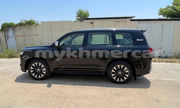 Buy Used Toyota Land Cruiser Black Car in Phnom Penh in Phnom Penh Buy Used Toyota Land Cruiser Black Car in Phnom Penh in Phnom Penh