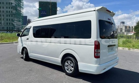 Buy Used Toyota Hiace White Car in Phnom Penh in Phnom Penh Buy Used Toyota Hiace White Car in Phnom Penh in Phnom Penh