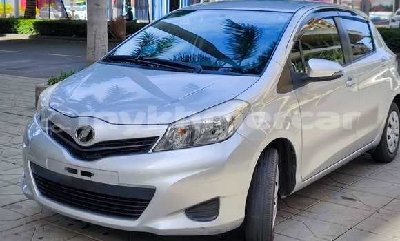 Buy Used Toyota Vitz Silver Car in Phnom Penh in Phnom Penh Buy Used Toyota Vitz Silver Car in Phnom Penh in Phnom Penh