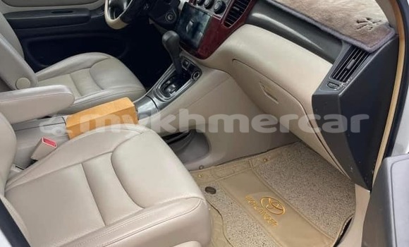 Buy Used Toyota Highlander White Car in Phnom Penh in Phnom Penh Buy Used Toyota Highlander White Car in Phnom Penh in Phnom Penh