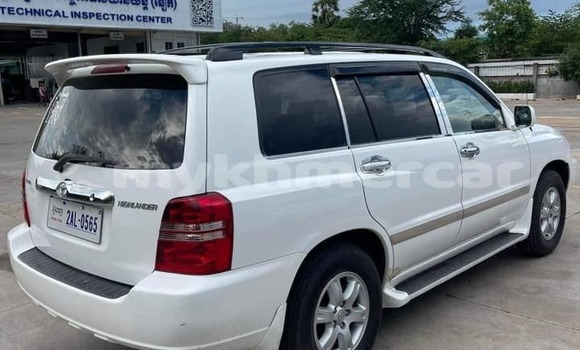 Buy Used Toyota Highlander White Car in Phnom Penh in Phnom Penh Buy Used Toyota Highlander White Car in Phnom Penh in Phnom Penh