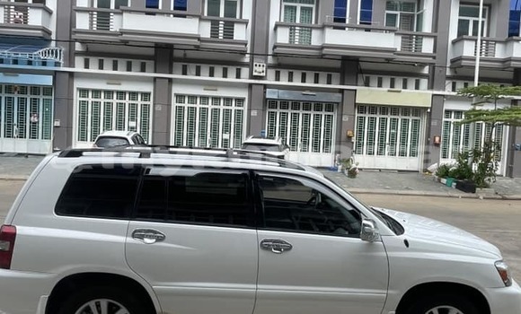 Buy Used Toyota Highlander White Car in Phnom Penh in Phnom Penh Buy Used Toyota Highlander White Car in Phnom Penh in Phnom Penh