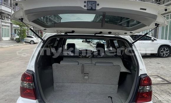 Buy Used Toyota Highlander White Car in Phnom Penh in Phnom Penh Buy Used Toyota Highlander White Car in Phnom Penh in Phnom Penh