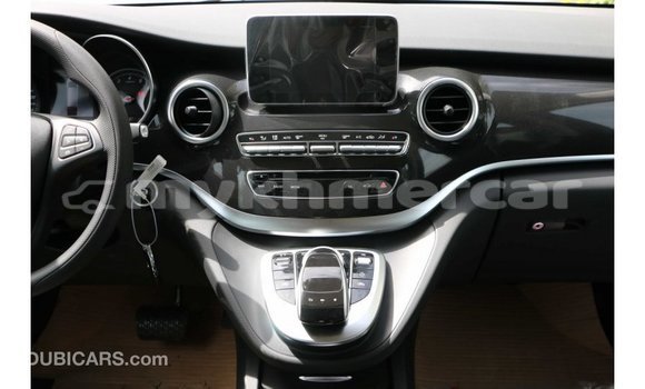 Acheter Import Voiture Mercedes-Benz 250 Noir à Import - Dubai, Kampot Province Acheter Import Voiture Mercedes-Benz 250 Noir à Import - Dubai, Kampot Province