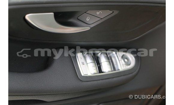 Acheter Import Voiture Mercedes-Benz 250 Noir à Import - Dubai, Kampot Province Acheter Import Voiture Mercedes-Benz 250 Noir à Import - Dubai, Kampot Province