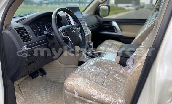 Buy Used Toyota Land Cruiser White Car in Phnom Penh in Phnom Penh Buy Used Toyota Land Cruiser White Car in Phnom Penh in Phnom Penh