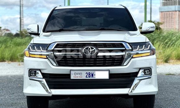 Buy Used Toyota Land Cruiser White Car in Phnom Penh in Phnom Penh Buy Used Toyota Land Cruiser White Car in Phnom Penh in Phnom Penh