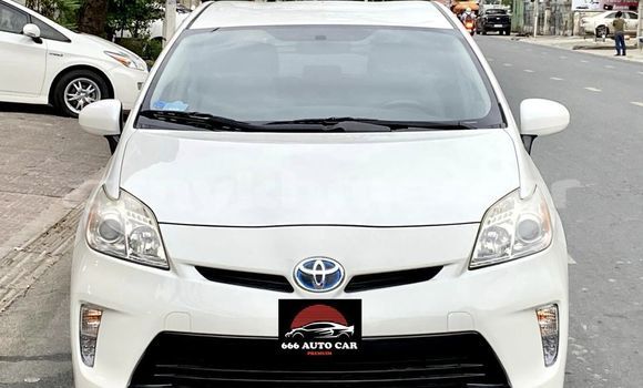 Buy Used Toyota Prius White Car in Phnom Penh in Phnom Penh Buy Used Toyota Prius White Car in Phnom Penh in Phnom Penh