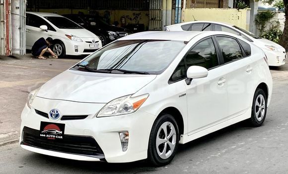 Buy Used Toyota Prius White Car in Phnom Penh in Phnom Penh Buy Used Toyota Prius White Car in Phnom Penh in Phnom Penh