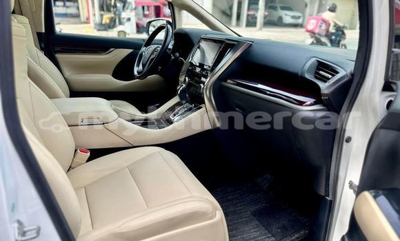 Buy Used Toyota Alphard White Car in Phnom Penh in Phnom Penh Buy Used Toyota Alphard White Car in Phnom Penh in Phnom Penh