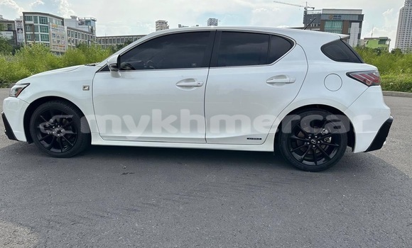 Buy Used Lexus CT White Car in Phnom Penh in Phnom Penh Buy Used Lexus CT White Car in Phnom Penh in Phnom Penh