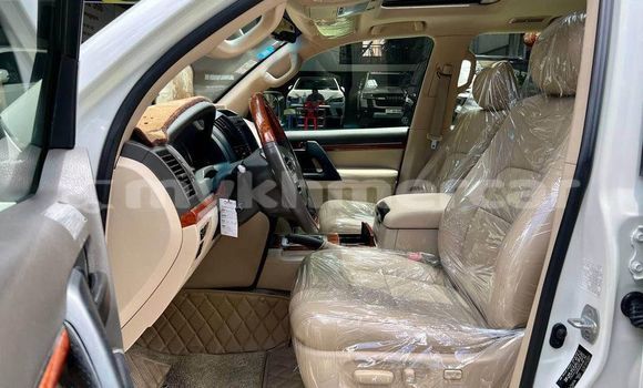 Buy Used Toyota Land Cruiser White Car in Phnom Penh in Phnom Penh Buy Used Toyota Land Cruiser White Car in Phnom Penh in Phnom Penh