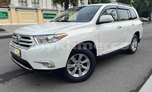 Acheter Occasion Voiture Toyota Highlander Blanc à Phnom Penh, Phnom Penh Acheter Occasion Voiture Toyota Highlander Blanc à Phnom Penh, Phnom Penh