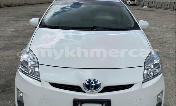 Buy Used Toyota Prius White Car in Phnom Penh in Phnom Penh Buy Used Toyota Prius White Car in Phnom Penh in Phnom Penh
