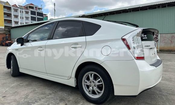 Buy Used Toyota Prius White Car in Phnom Penh in Phnom Penh Buy Used Toyota Prius White Car in Phnom Penh in Phnom Penh