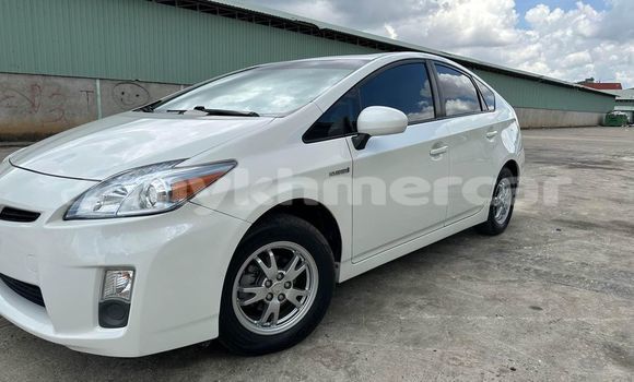 Buy Used Toyota Prius White Car in Phnom Penh in Phnom Penh Buy Used Toyota Prius White Car in Phnom Penh in Phnom Penh
