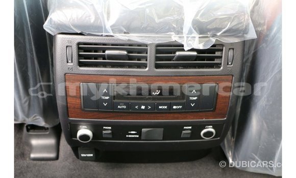 Acheter Import Voiture Toyota Land Cruiser Blanc à Import - Dubai, Kampot Province Acheter Import Voiture Toyota Land Cruiser Blanc à Import - Dubai, Kampot Province